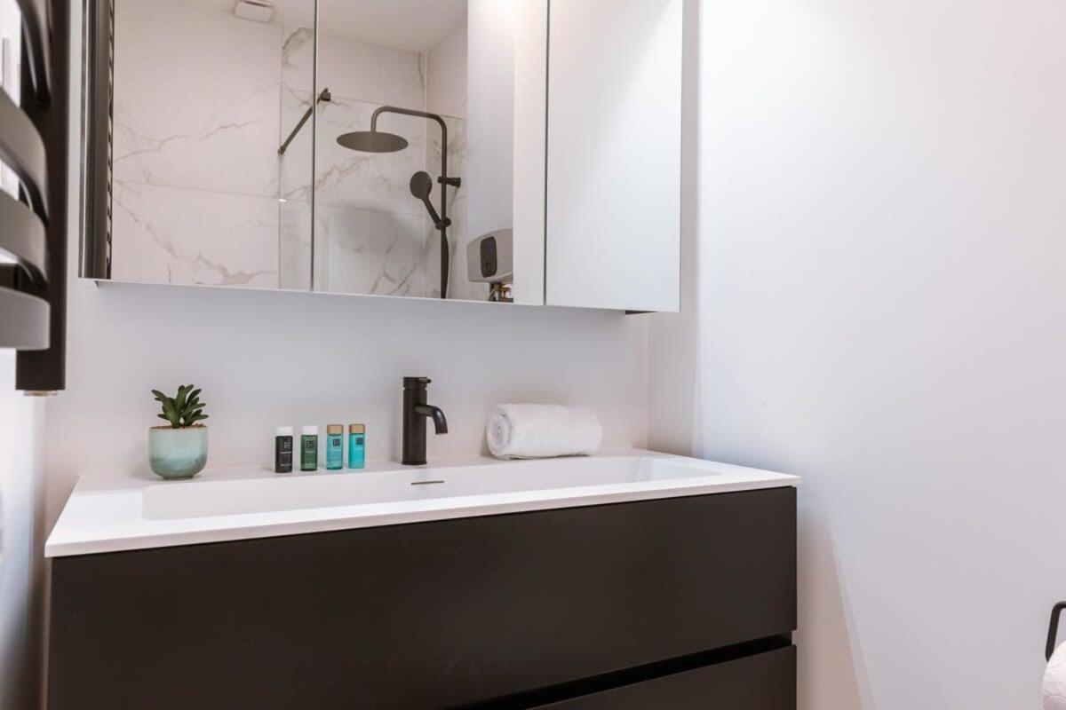 Huswell - Brand New Apartment Near The Beach บลังเคนเบอร์เก ภายนอก รูปภาพ